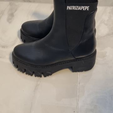 PATRIZIAPEPE ČIZME BR.39