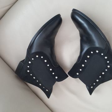 Peko kozne cizme br 37