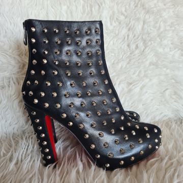 POTPUNO NOVE kožne gležnjače br.40/41