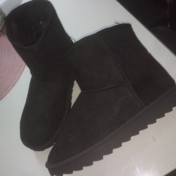 CRNE GLEŽNJAČE - ČIZMICE VEL.36 I VEL. 37 - NOVO