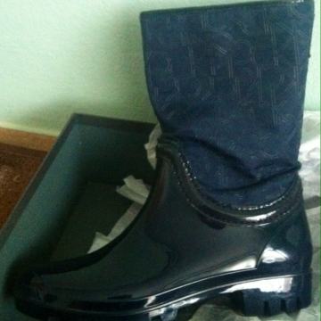 Prodajem čizme calvin klain