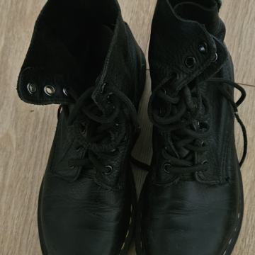 Prodajem čizme dr. Matrens  ,jako malo nošene