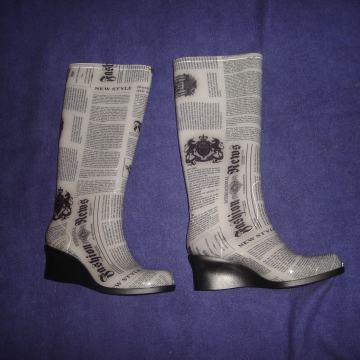 prodajem ženske čizme,visoke,gumirane