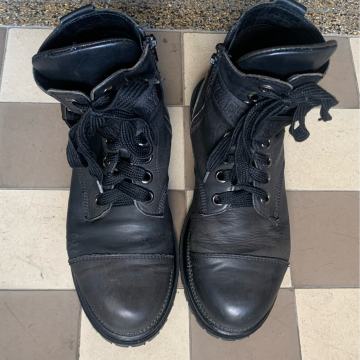 Replay kožne gležnjače