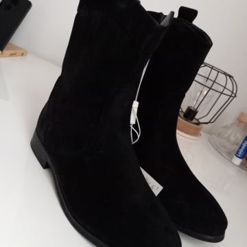 NOVE Reserved čizme