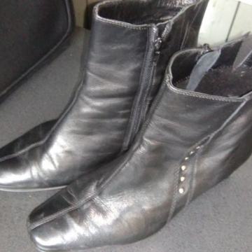 Rossi br.39 kožne kvalitetne čizmice