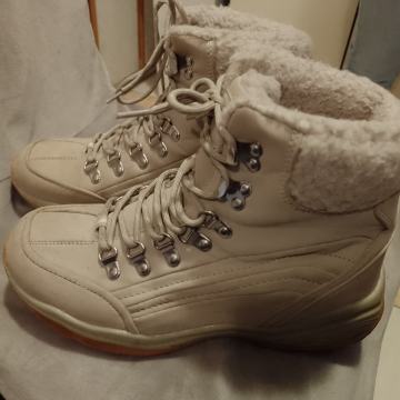 Silba br 41 vodootporne postavljene ČIZMICE kvalitetne