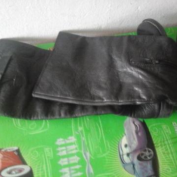 Skechers br.38 kvalitetne udobne kožne čizmice