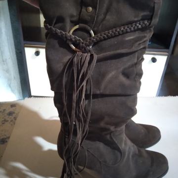 SMEĐE ANTILOP ČIZME 39