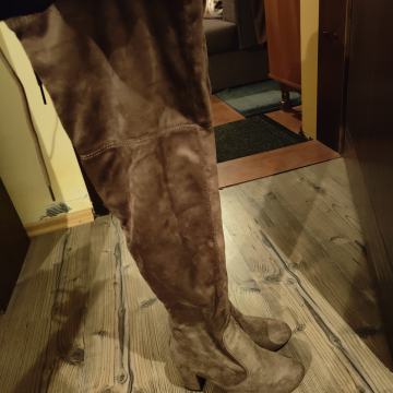 Smeđe čizme iznad koljena 36