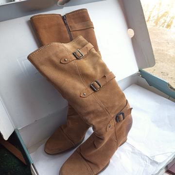 SMEĐE ŽENSKE ČIZME BROJ 38