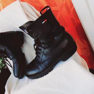 T.Hifilger crne zimske čizme 40