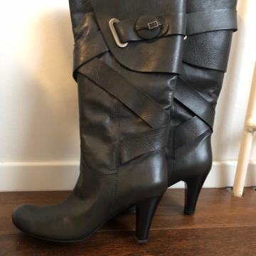 Talijanske kožne čizme br. 40