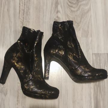 Tamaris čizme na petu