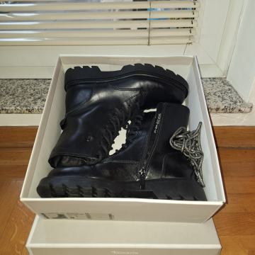 Tamaris crne čizme / gležnjače, br.40, NOVO!