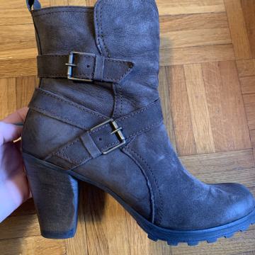 Tamaris kožne čizme