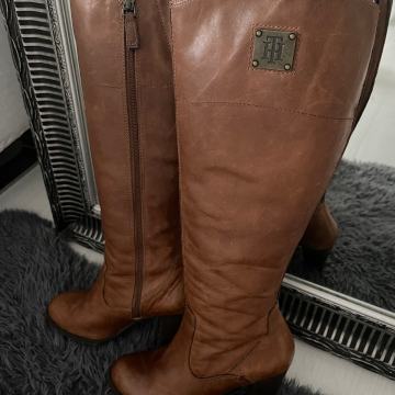 tommy hilfiger čizme 36