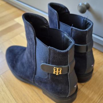 Tommy Hilfiger čizmice 38