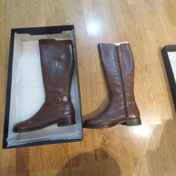 TOMMY HILFIGER i HUGO BOSS ženske čizme