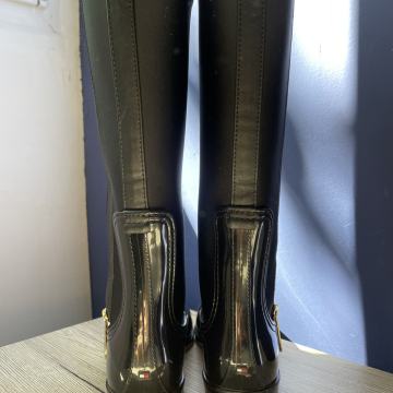 Tommy Hilfiger kisne cizme 39