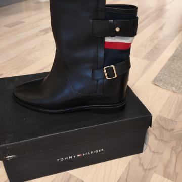 Tommy Hilfiger ženske čizme!NOVO!POVOLJNO!