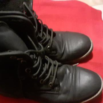 Toti br.41 kožne postavljene čizmice kvalitetne