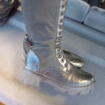 Zara br.37 čizmice kvalitetne udobne i lijepe s regulacijom širine