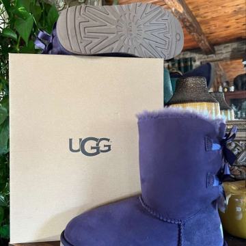 UGG Bailey Bow II ženske čizme Novo Originalna cijena 249 €