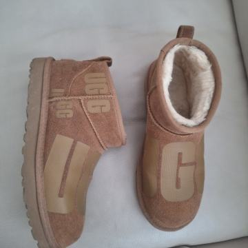 UGG cizme br 38