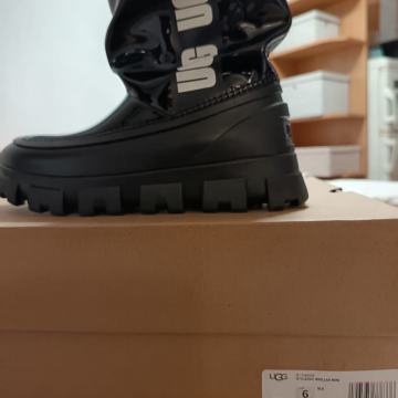 NOVO! UGG čizme/gležnjače