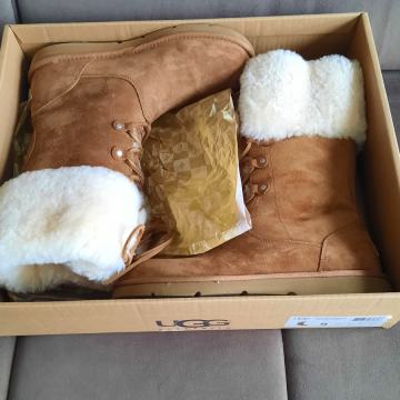 NOVE UGG čizme