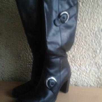 Vagabundo br 38 kožne kvalitetne čizmice bez OŠTEĆENJA