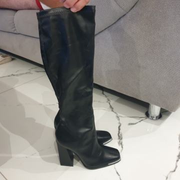 Nove  visoke cizme vel 37