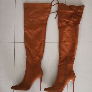 Visoke ženske čizme, preko koljena, oker boja, broj 38