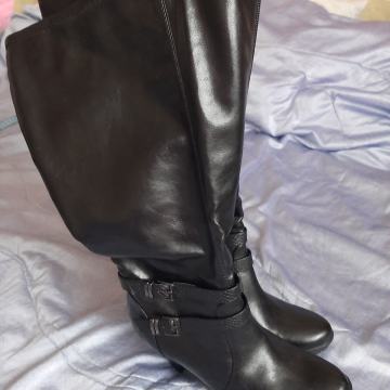 Nove visoke ženske čizme