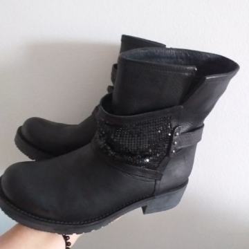 VIVIAN! KOŽNE GLEŽNJAČE!%ODLIČNA PRILIKA! ZANIMLJIVI DETALJI! VRHUNSKE