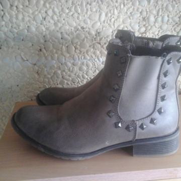 Zara br.37 kožne udobne i lijepe čizmice