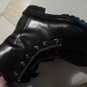 Zara br.37 kožne udobne i lijepe čizmice