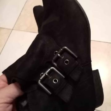 Zara br.36;kožne udobne i lijepe čizmice