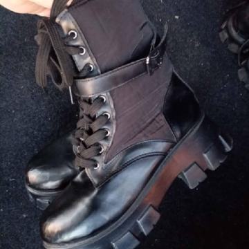 Zara br.37 kožne udobne i lijepe tople čizmice