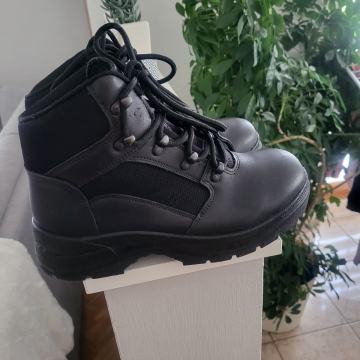 Ženska kožna gležnjača