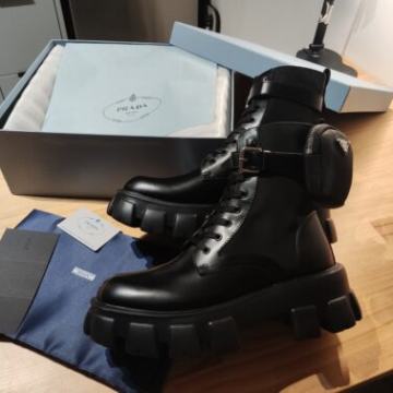 Ženska obuća, čizme, gležnjače Prada, koža