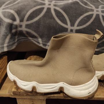 Ženska visoka tenisica