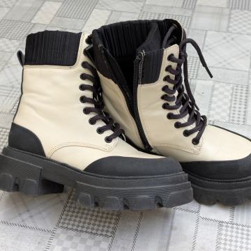 Ženske čizme br. 36