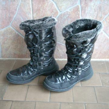 ženske čizme br.37