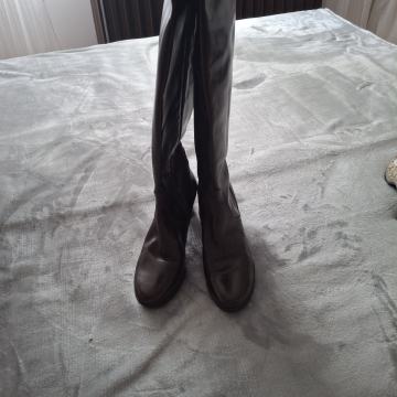 Ženske čizme br. 38