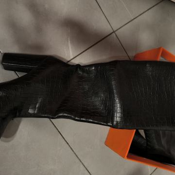 Ženske čizme br. 38