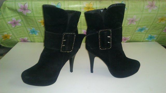 ** ŽENSKE ČIZME br. 39 - povoljno **