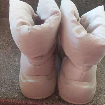 ženske čizme br 40