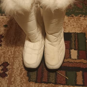 Ženske cizme br 41